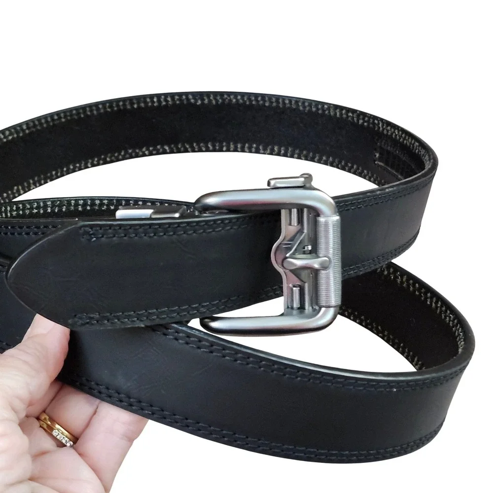 Columbia Mens Ratchet Belt Black Synthetic Leather Sz‎ 46  Logo Buckle Tactical